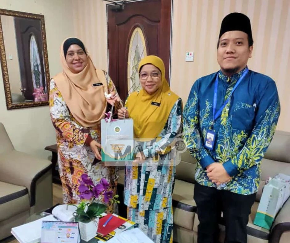 kunjung-hormat-seksyen-wakaf-majlis-agama-islam-melaka-maim-diwakili-ketua-seksyen-wakaf-puan-joriza-binti-jauhari-ke-jabatan-pendidikan-negeri-melaka-jpn-2
